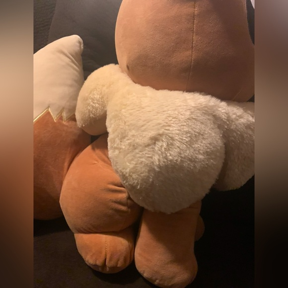 Giant 24” Pokemon Eevee plush - Picture 3 of 6